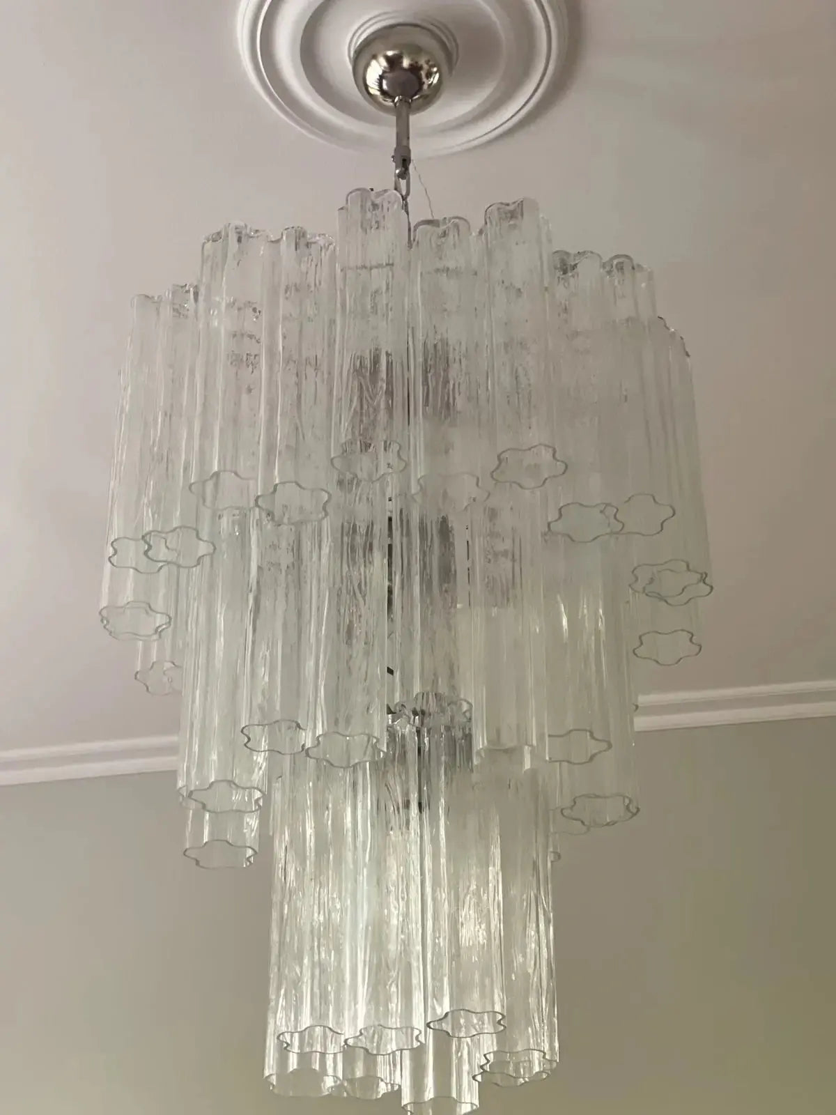 Dråpe 41 Klart Glass - Gull/messing (uten patinering) og Glassrør 48 Klart Glass - Krom blank (uten patinering) Murano Studio